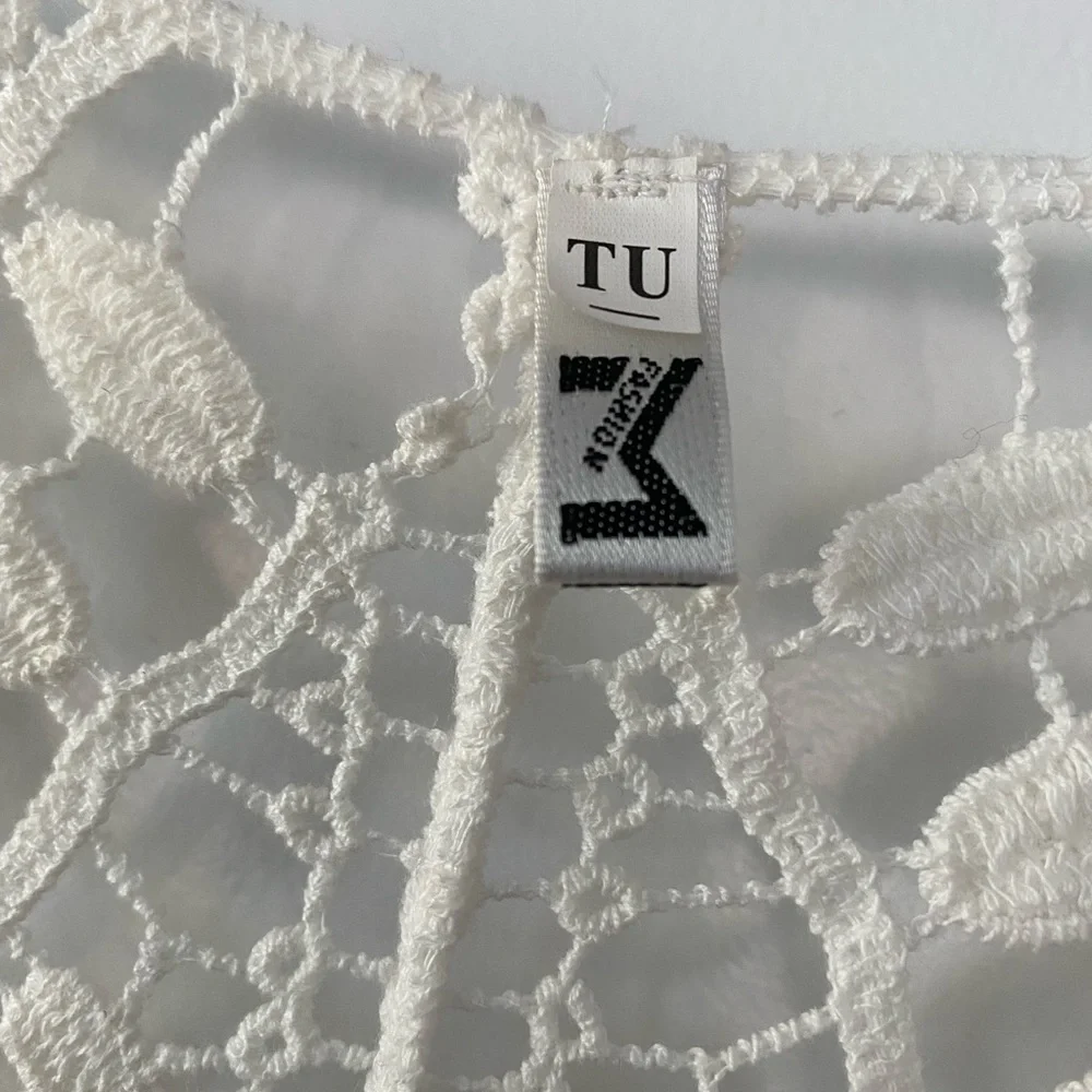 Beautiful 100% Cotton Lace Pattern Top
